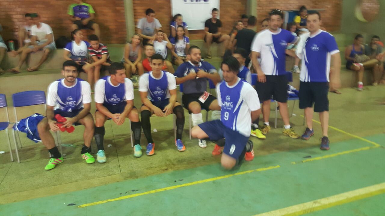 juts 2