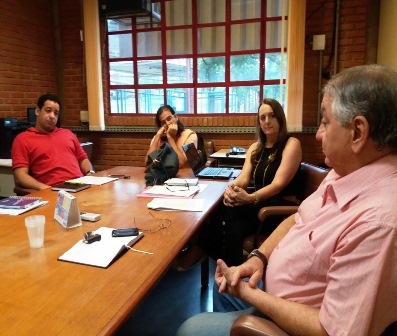 EF visita PUC 2